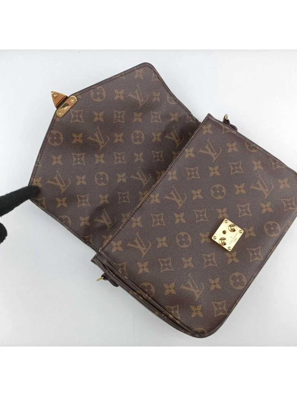 Louis Vuitton Pochette Metis Monogram Brown Canvas Handbag